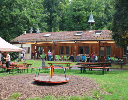 Bunt & fröhlich: Sommerfest im Waldheim trotzte dem Wetter!