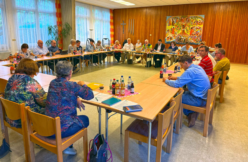 Sitzung der ortskirchlichen Verwaltung vom 24. Juli 2025 im Wolfbusch Gemeindehaus