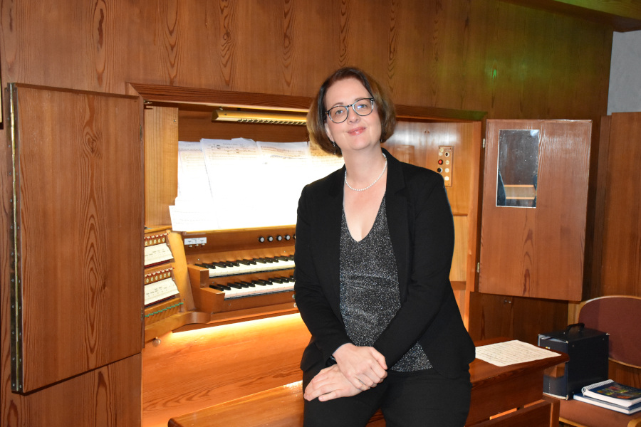 Organistin Christiane Rödder Steiner