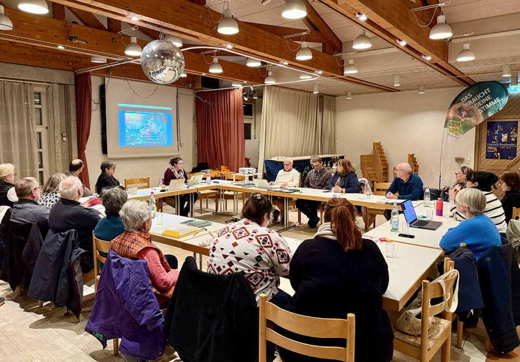 Am Donnerstag, 20. November 2025, tagte die ortskirchliche Verwaltung der Evangelischen Kirchengemeinde Weilimdorf im Gemeindesaal des Dietrich-Bonhoeffer-Gemeindezentrums.