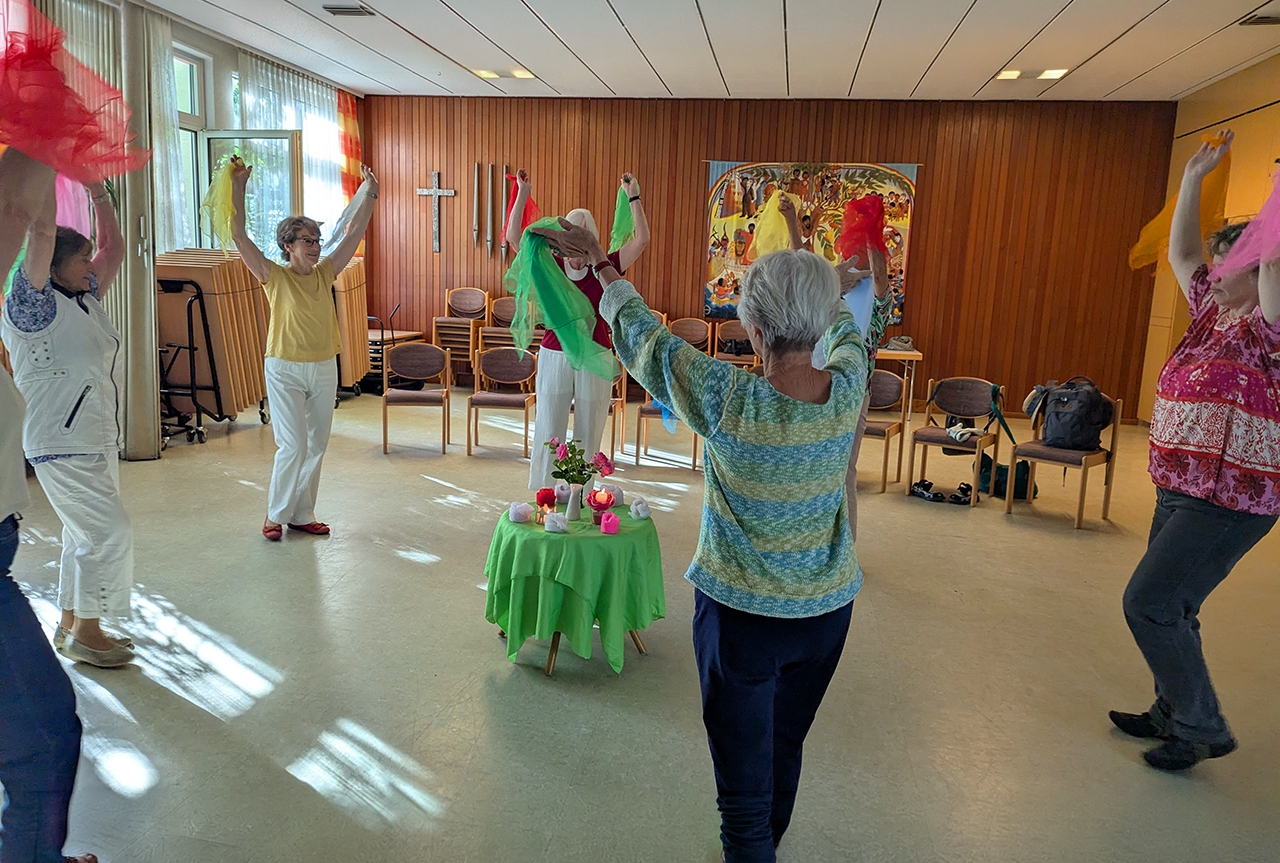 Meditatives Tanzen im Wolfbusch