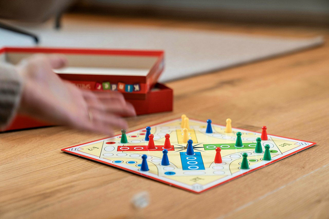 Brettspiek © https://www.pexels.com/de-de/foto/stillleben-brettspiel-tiefenscharfe-selektiven-fokus-11646952/