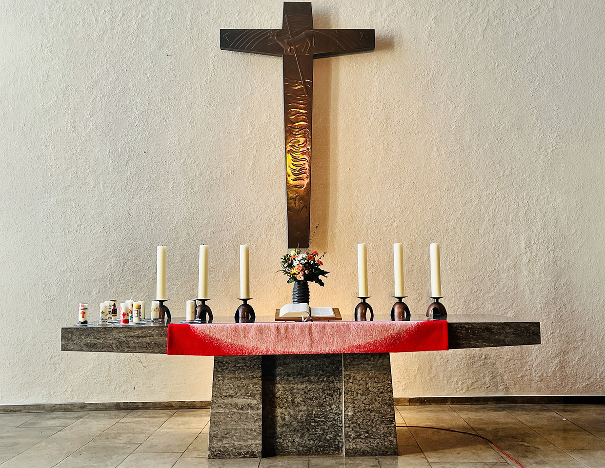 Auslegung des Roten Paramentes für die Ev. Kirchengemeinde Weilimdorf