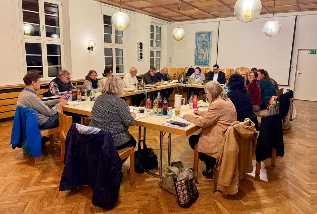 Sitzung des Kirchengemeinderates am 22. Oktober 2026 im Oswaldgemeindehaus, Foto Hans-Martin Goede